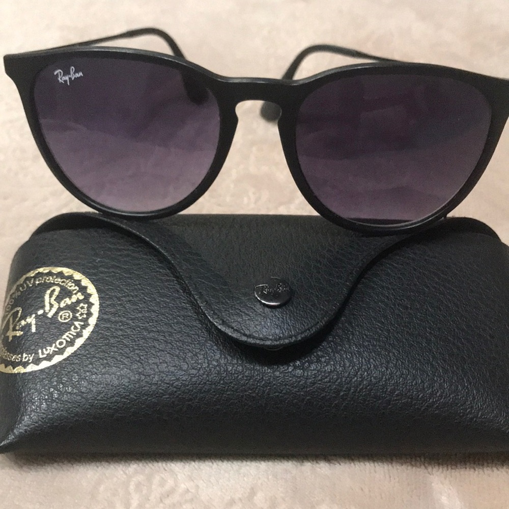 Erika Ray-Ban